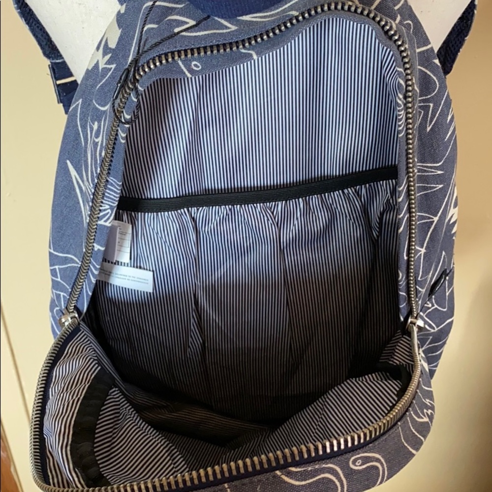 Herschel Tropical Print Backpack 🌿 EUC - Picture 4 of 6